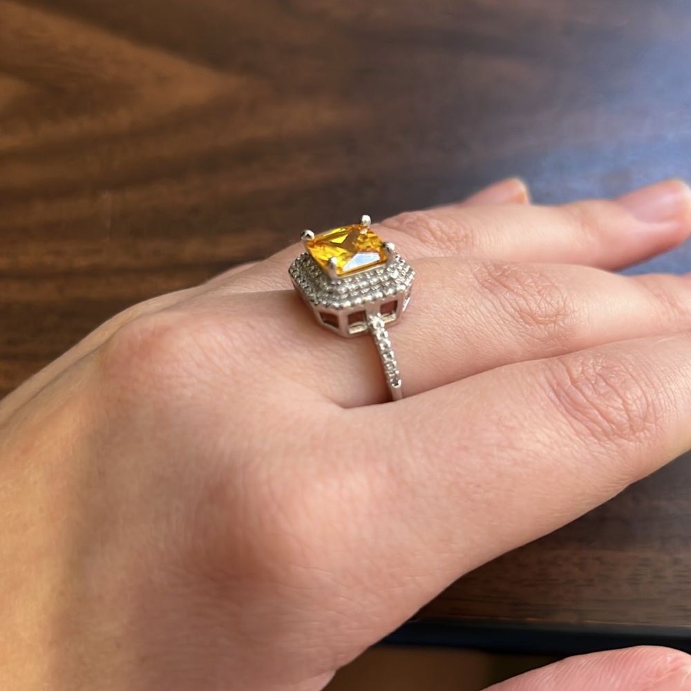 Yellow cubic zirconia ring - Picture 2 of 5